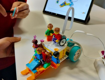 «Be the artist you need»