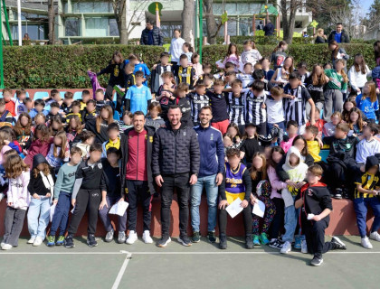 Μια «πολύχρωμη αγκαλιά»