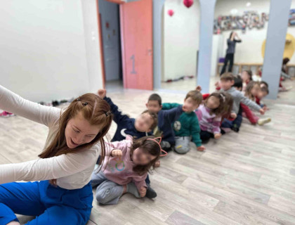 «Τα χρωματιστά αβγά»