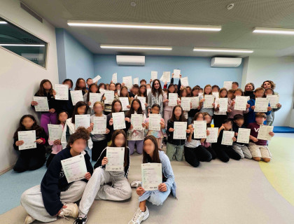 Χαρούμενοι για τα πτυχία μας