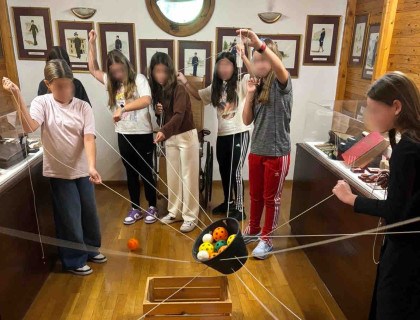 Για την ειρήνη, τα ανθρώπινα δικαιώματα και την κοινωνική αλλαγή