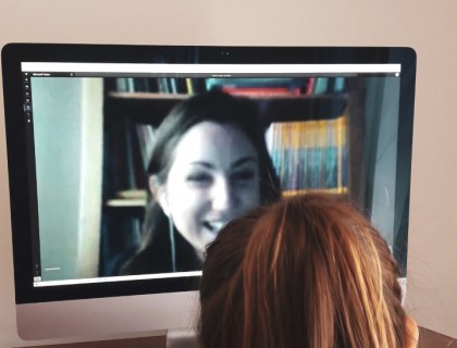 Ευχόμαστε για το Πάσχα και συζητάμε για τα έθιμά του, αλλά από… απόσταση!