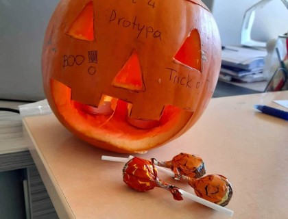 Happy Halloween από τα εκτάκια μας!