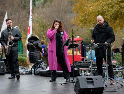 Οι Liaison δίνουν τον παλμό στο 27o Χριστουγεννιάτικο Φιλανθρωπικό Bazaar μας