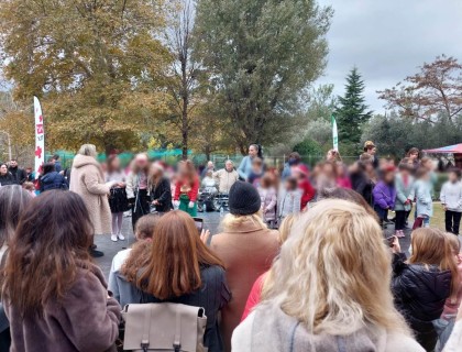 Τα παιδιά μας του English Languages Programme (E.L.P) μας τραγουδούν τα κάλαντα