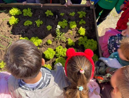 Τα προνηπιάκια μας αγκαλιάζουν τον πλανήτη!