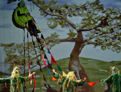 Ένα καρύδι στο χριστουγεννιάτικο κέικ