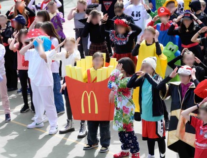 Πιστοί στο έθιμο της Τσικνοπέμπτης