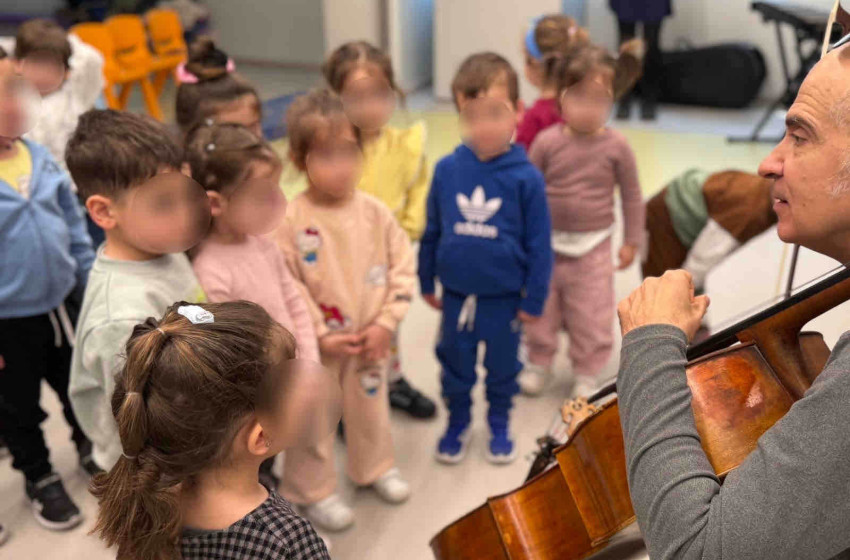 Στον «κόσμο» της μουσικής