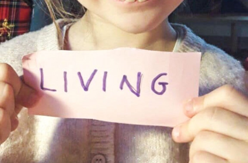 We are here, too! Wir sind auch hier