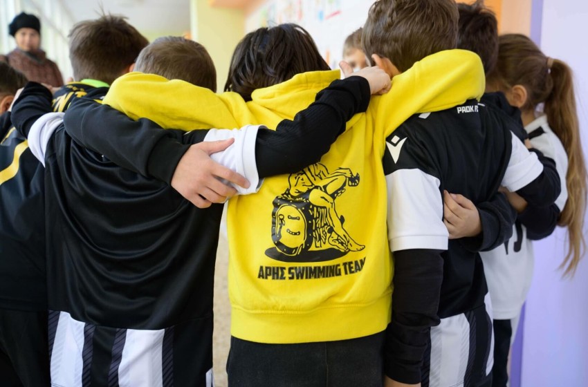 Ενωνόμαστε και αγκαλιάζουμε όλες τις ομάδες σε μία συμβολική κίνηση ενάντια στην οπαδική βία!