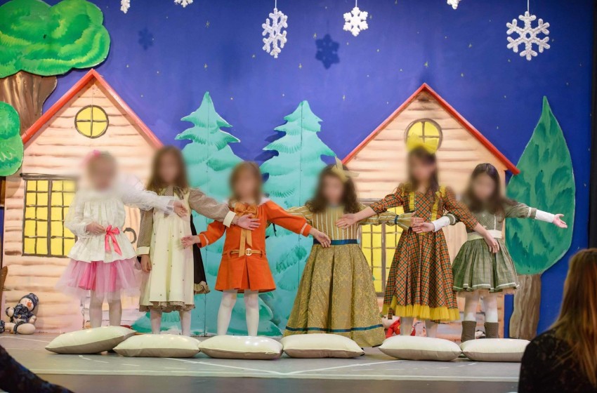 «ΓΚΡΙΝΤΣ Ο ΚΑΤΕΡΓΑΡΗΣ ΤΩΝ ΧΡΙΣΤΟΥΓΕΝΝΩΝ» από τα νηπιάκια μας!