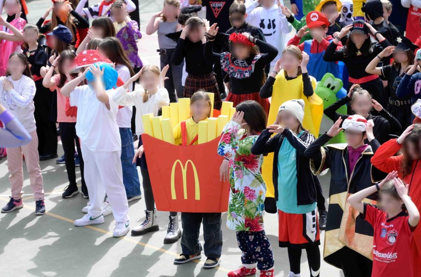 Πιστοί στο έθιμο της Τσικνοπέμπτης